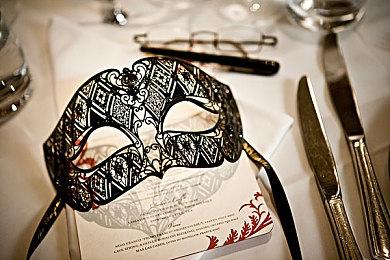 《英雄不再3》主角打工迷你游戏演示 捡垃圾当警卫